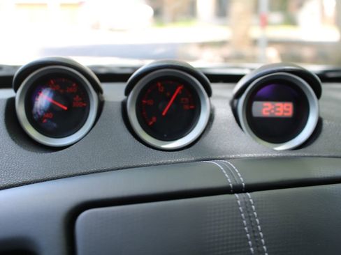 Used 2009 Nissan 370Z Touring RWD image 22