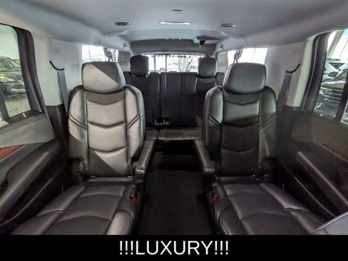Used 2019 Cadillac Escalade ESV Luxury image 21
