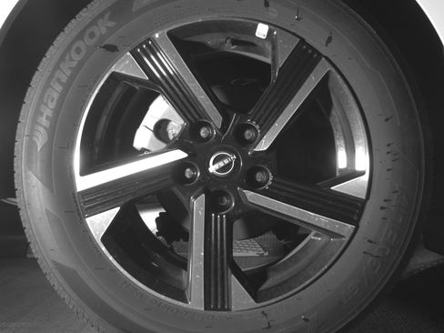 Used 2025 Nissan Sentra SV FWD image 15