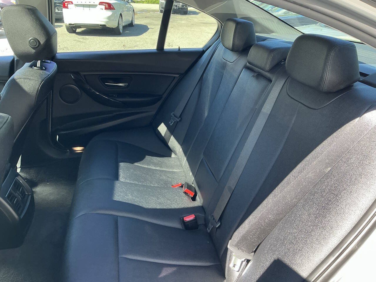 Used 2018 BMW 320i xDrive Sedan AWD/4WD image 23