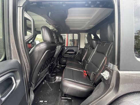 Used 2018 Jeep Wrangler Unlimited Rubicon image 17