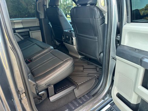 Used 2022 Ford F250 XLT w/ XLT Premium Package image 18