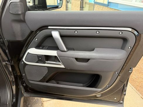 Used 2022 Land Rover Defender 110 X-Dynamic SE image 28
