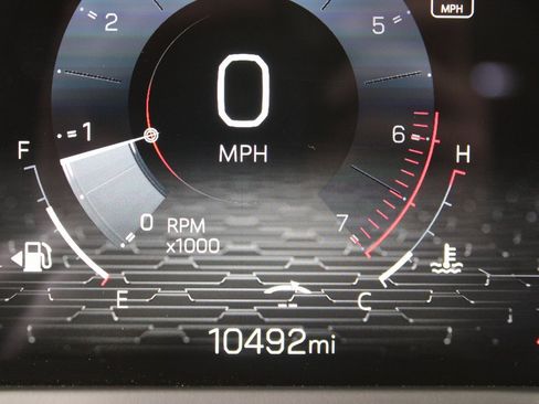 Used 2024 GMC Acadia Denali image 13