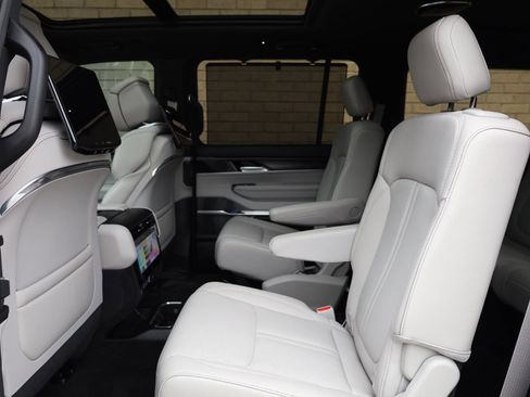 Used 2026 Jeep Grand Wagoneer Summit w/ Rear Seat Video Group I AWD/4WD image 23