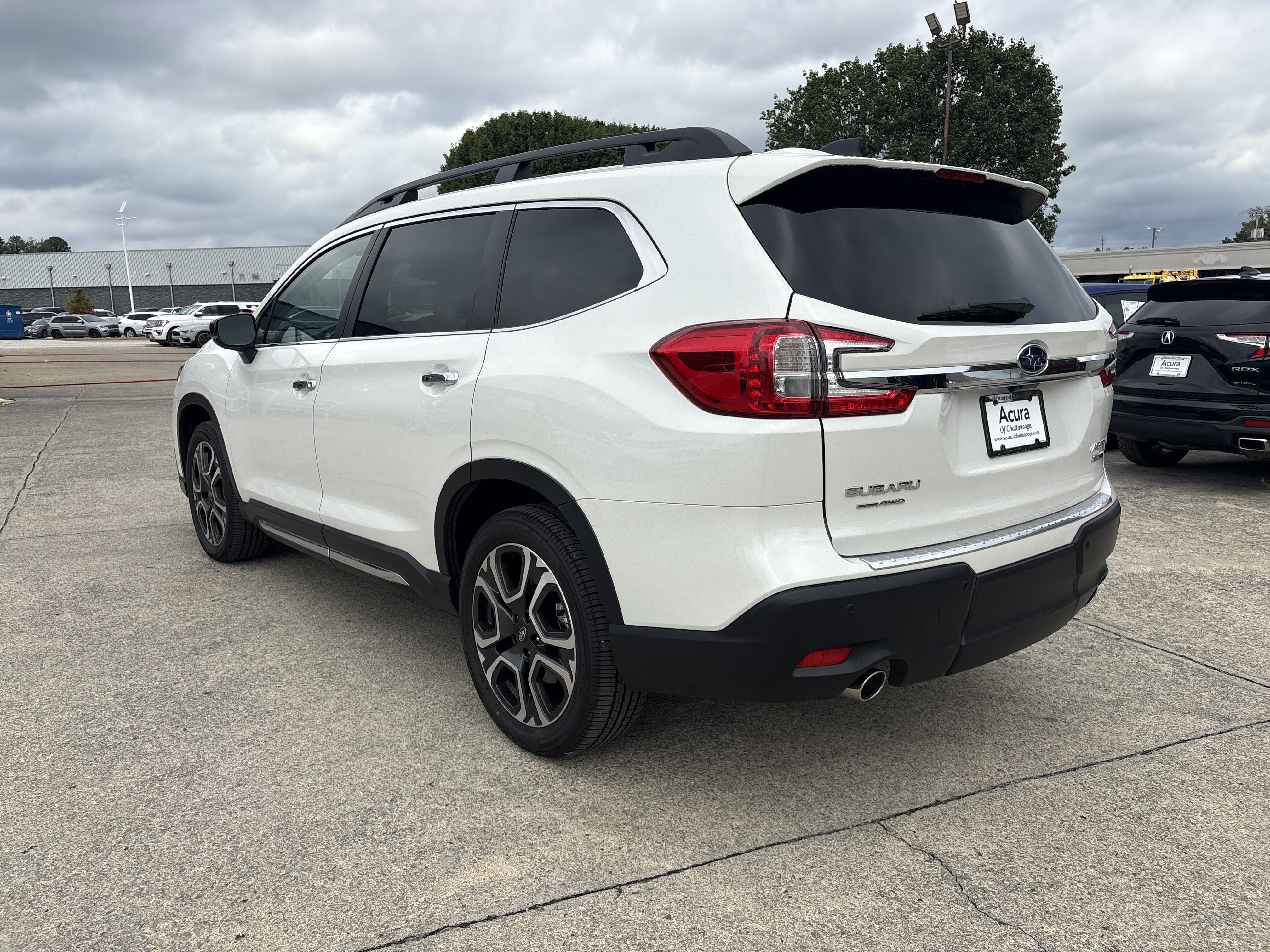 Used 2026 Subaru Ascent Touring AWD/4WD image 3