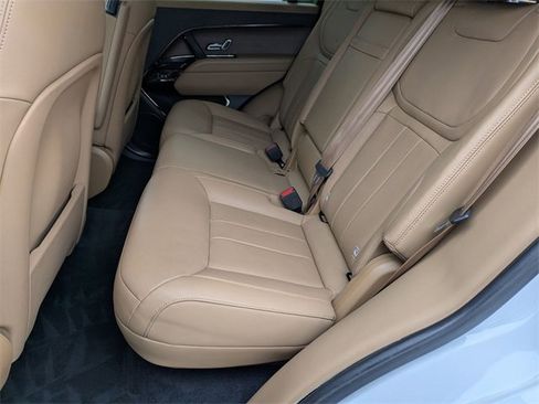 Used 2023 Land Rover Range Rover Sport SE image 15
