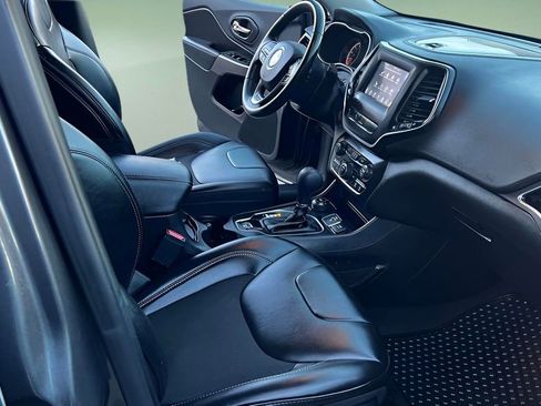 Used 2019 Jeep Cherokee Latitude Plus w/ Cold Weather Group image 30