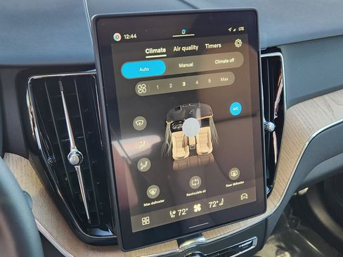 New 2026 Volvo XC60 B5 Plus w/ Protection Package Premier image 9