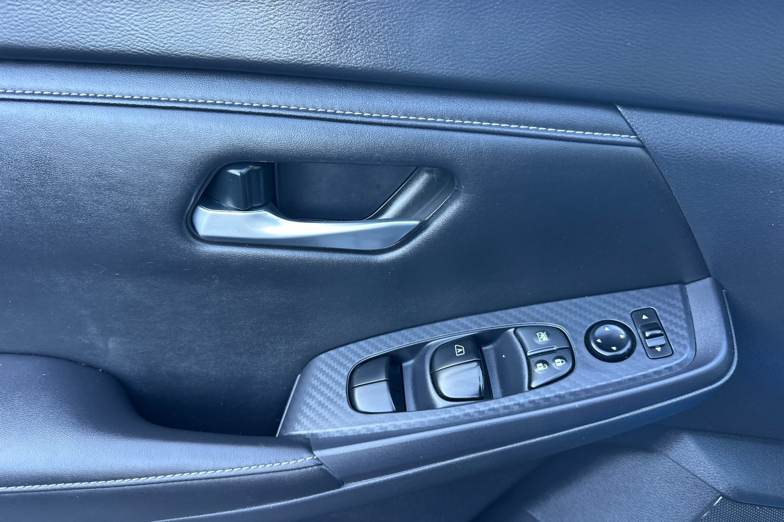 Used 2024 Nissan Sentra SV FWD image 10