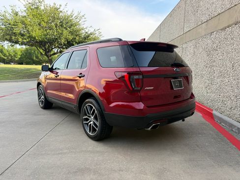 Used 2016 Ford Explorer Sport w/ Equipment Group 401A AWD/4WD image 4