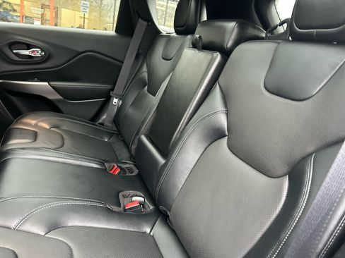 Used 2022 Jeep Cherokee Latitude Lux w/ Sun & Sound Group image 43