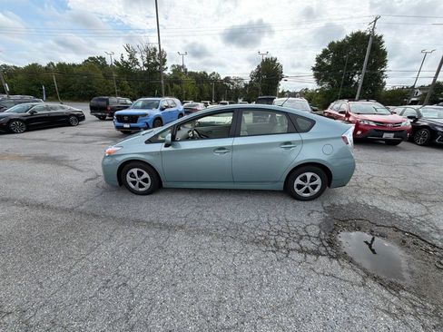 Used 2015 Toyota Prius Three FWD image 5