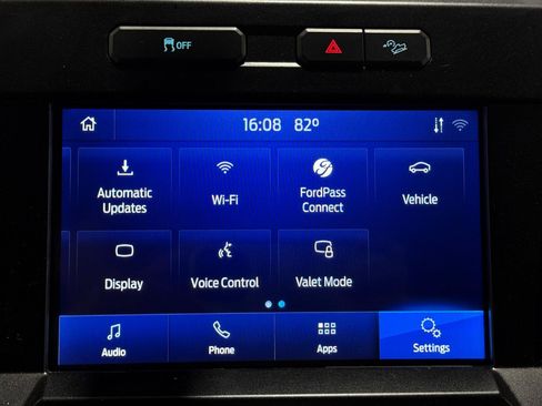 Used 2022 Ford F250 XLT w/ XLT Value Package AWD/4WD image 9