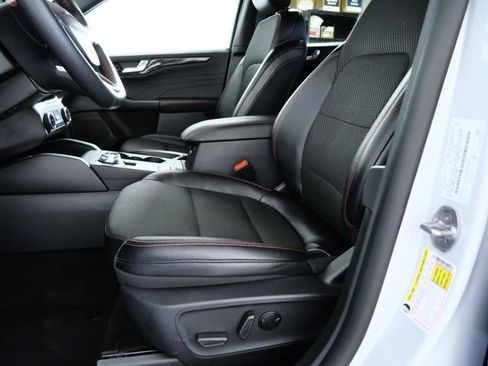 Certified 2025 Ford Escape ST-Line AWD/4WD image 16