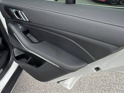 Used 2022 BMW X5 sDrive40i w/ Premium Package image 18