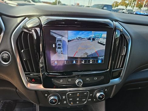 Used 2023 Chevrolet Traverse Premier image 37