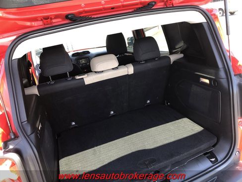 Used 2015 Jeep Renegade Latitude FWD image 15