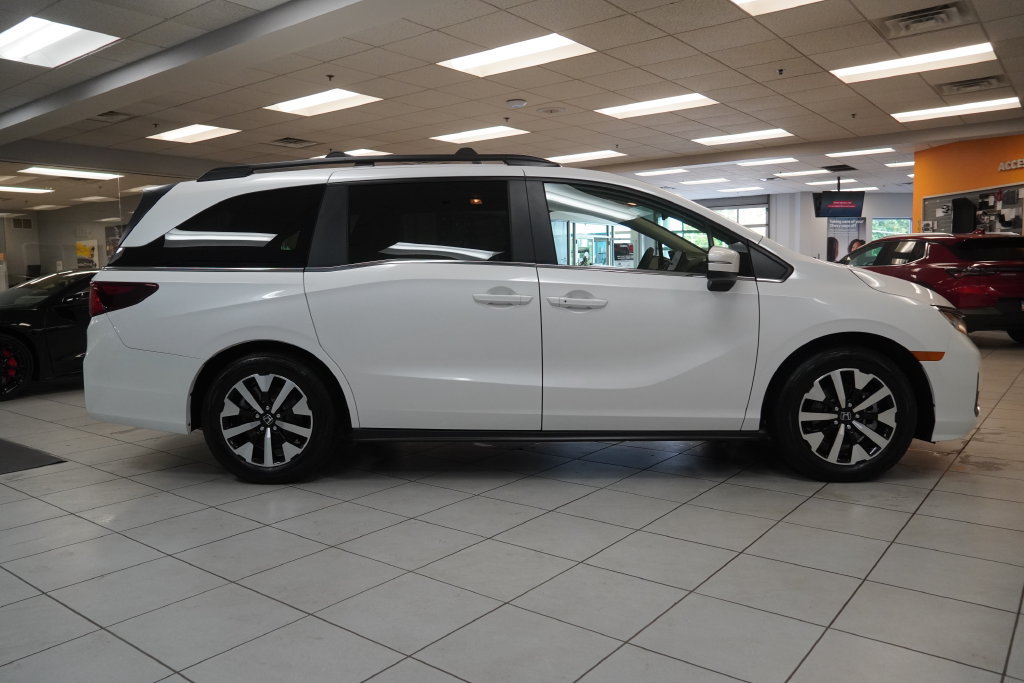 Used 2025 Honda Odyssey EX-L image 16