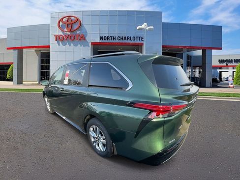 New 2026 Toyota Sienna Limited image 8