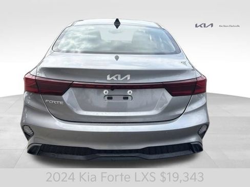 Certified 2024 Kia Forte LXS FWD image 7