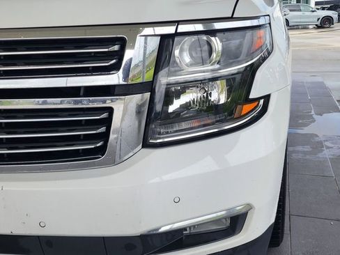 Used 2017 Chevrolet Suburban Premier AWD/4WD image 16