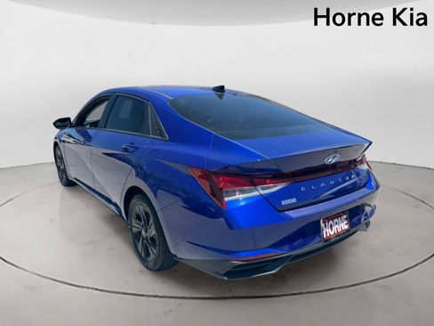 Used 2023 Hyundai Elantra SEL FWD image 5