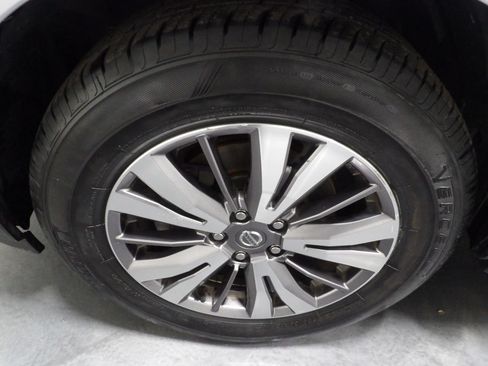 Used 2019 Nissan Pathfinder SV FWD image 23