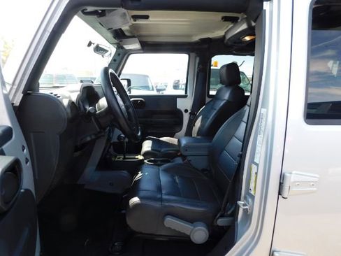 Used 2007 Jeep Wrangler Unlimited Sahara image 9