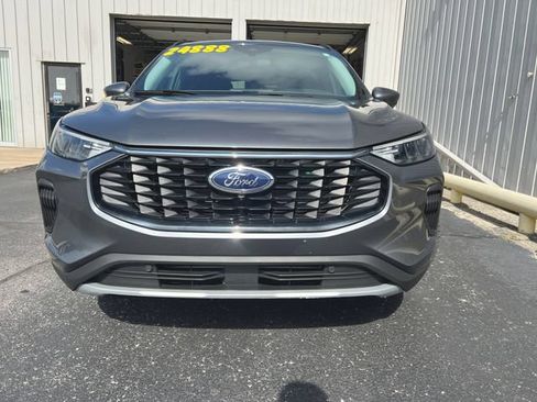 Used 2023 Ford Escape Active w/ Tech Pack #2 AWD/4WD image 4