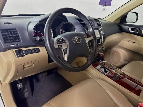 Used 2013 Toyota Highlander Limited FWD image 9