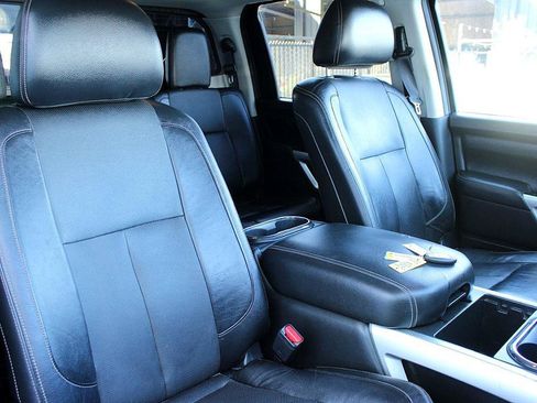 Used 2016 Nissan Titan SL image 27