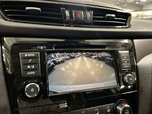 Used 2021 Nissan Rogue Sport S image 16