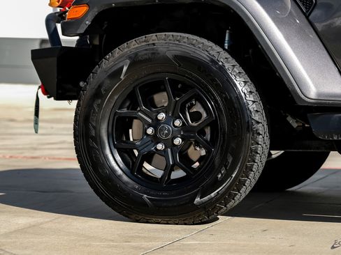 Used 2024 Jeep Gladiator Sport image 81