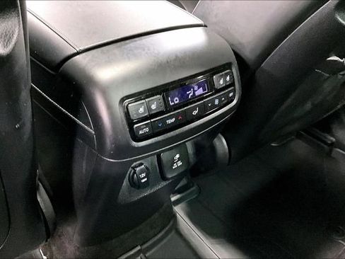 Used 2021 Hyundai Palisade Limited w/ Winter Package image 12