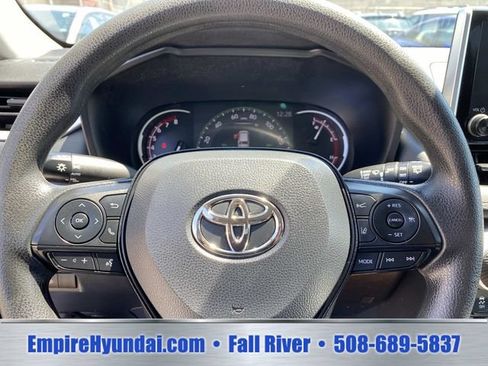 Used 2025 Toyota RAV4 XLE AWD/4WD image 16