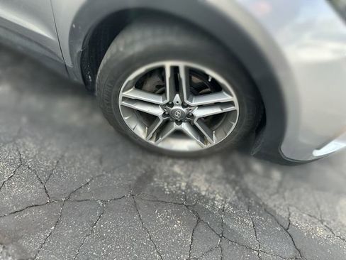 Used 2018 Hyundai Santa Fe AWD w/ SE Ultimate Tech Package 03 image 12