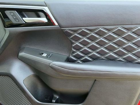 Used 2025 Mitsubishi Outlander SEL image 8