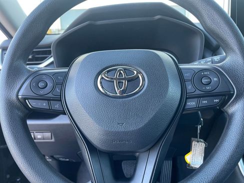 Used 2025 Toyota RAV4 LE image 27