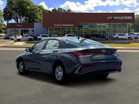 New 2026 Hyundai Elantra SE image 5