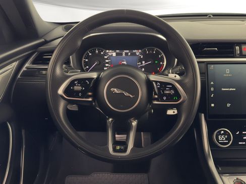 Used 2022 Jaguar XF R-Dynamic SE image 20