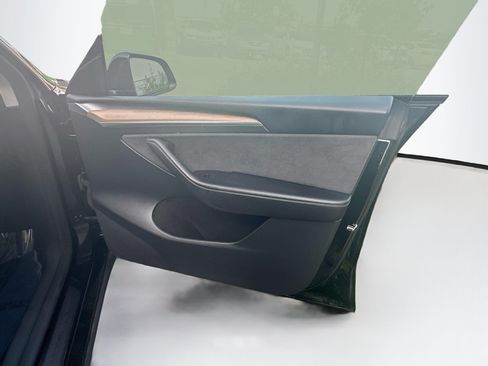 Used 2023 Tesla Model Y Performance AWD/4WD image 34