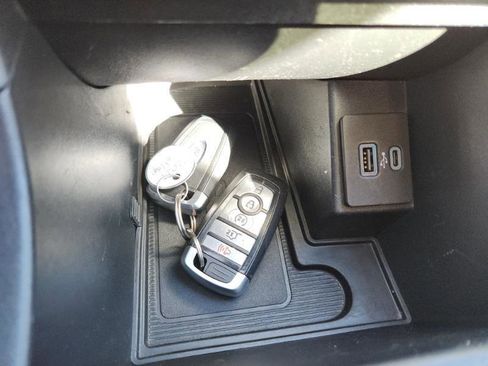 Used 2021 Ford Edge SEL w/ Convenience Package image 13