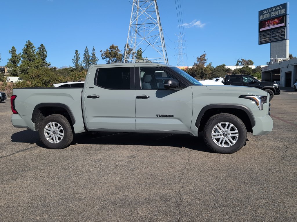 Used 2026 Toyota Tundra SR5 w/ SR5 Convenience Package RWD image 2