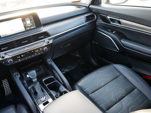 Certified 2022 Kia Telluride SX w/ SX Prestige Package image 11