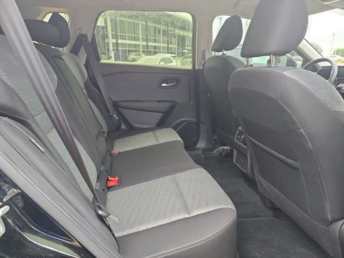 Used 2023 Nissan Rogue SV FWD image 17