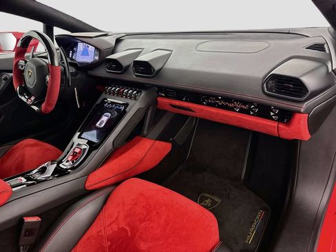 Used 2021 Lamborghini Huracan EVO RWD image 30
