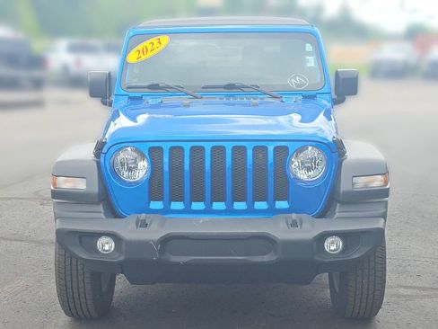 Used 2023 Jeep Wrangler Sport AWD/4WD image 12