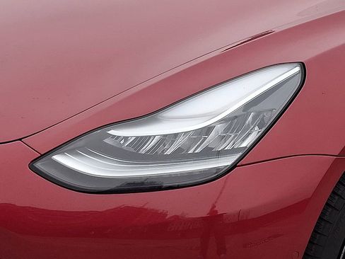 Used 2019 Tesla Model 3 Standard Range image 12