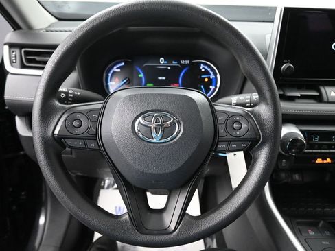 Used 2025 Toyota RAV4 LE image 30